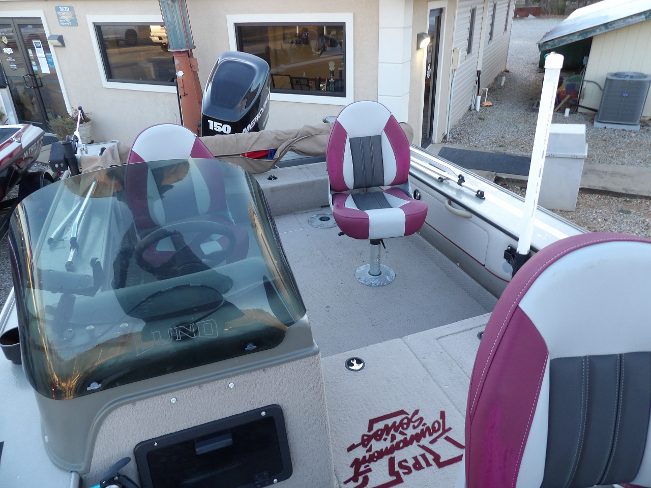 Lund Fisherman 1800  2003