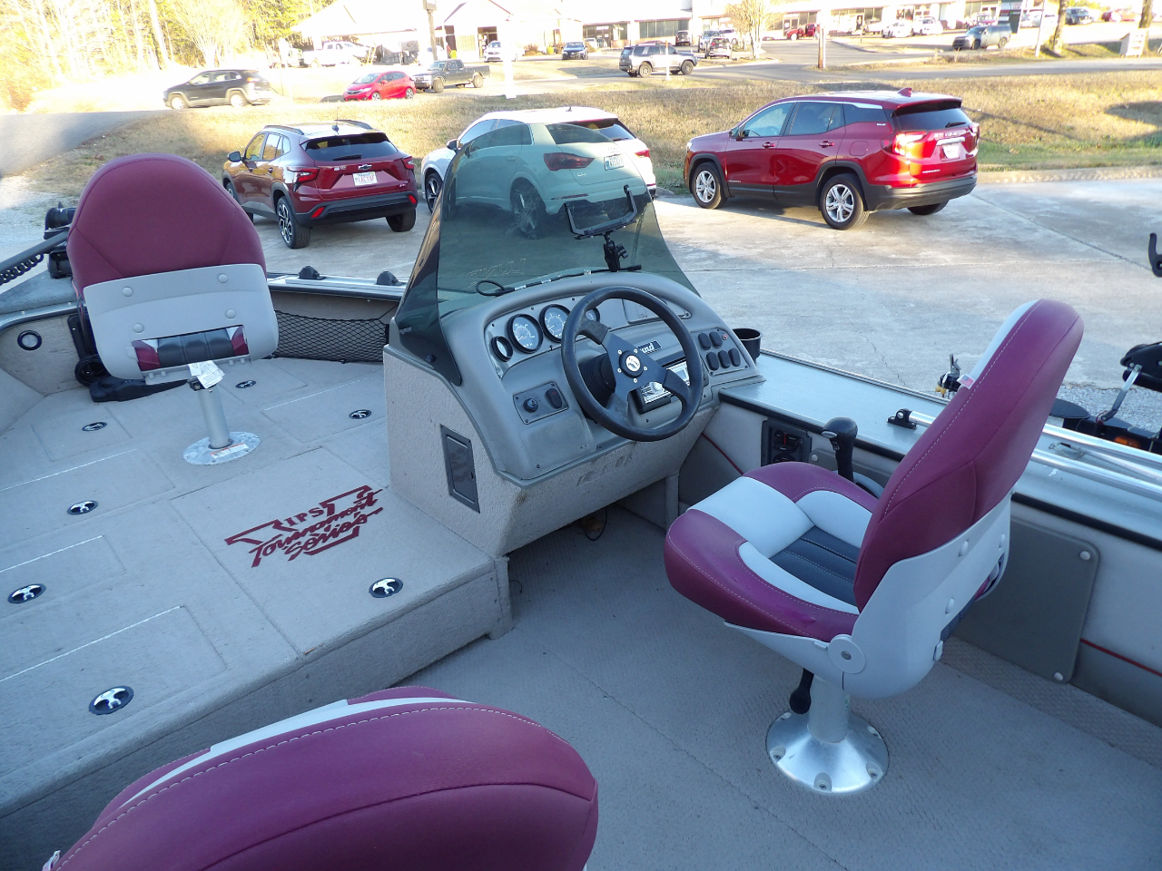 Lund Fisherman 1800  2003