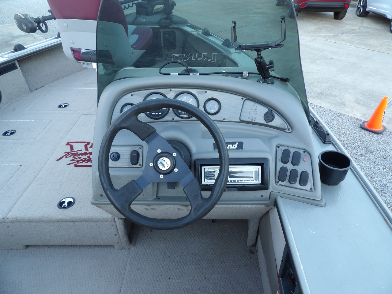 Lund Fisherman 1800  2003