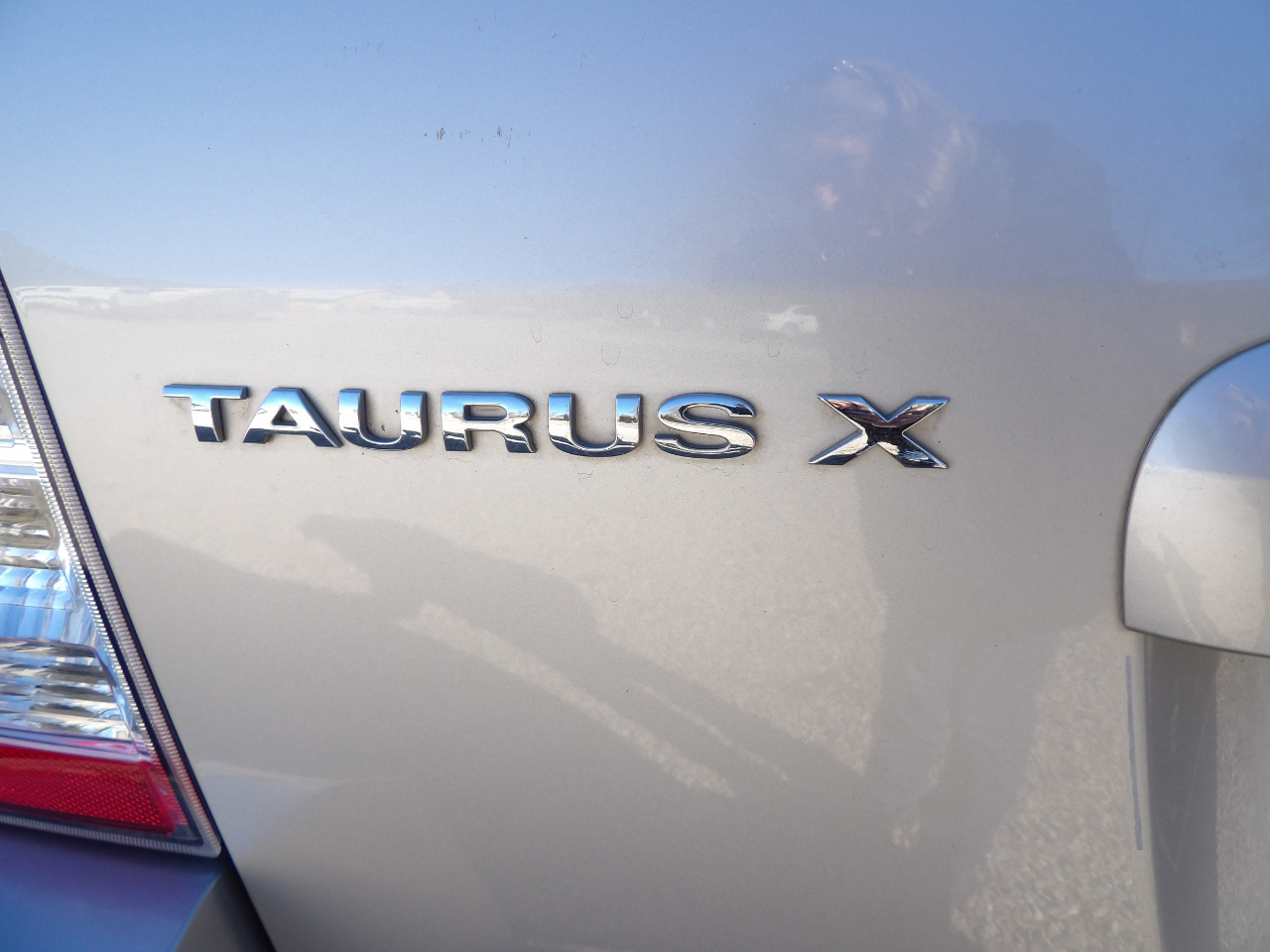 Ford Taurus X 4dr Wgn SEL FWD 2008