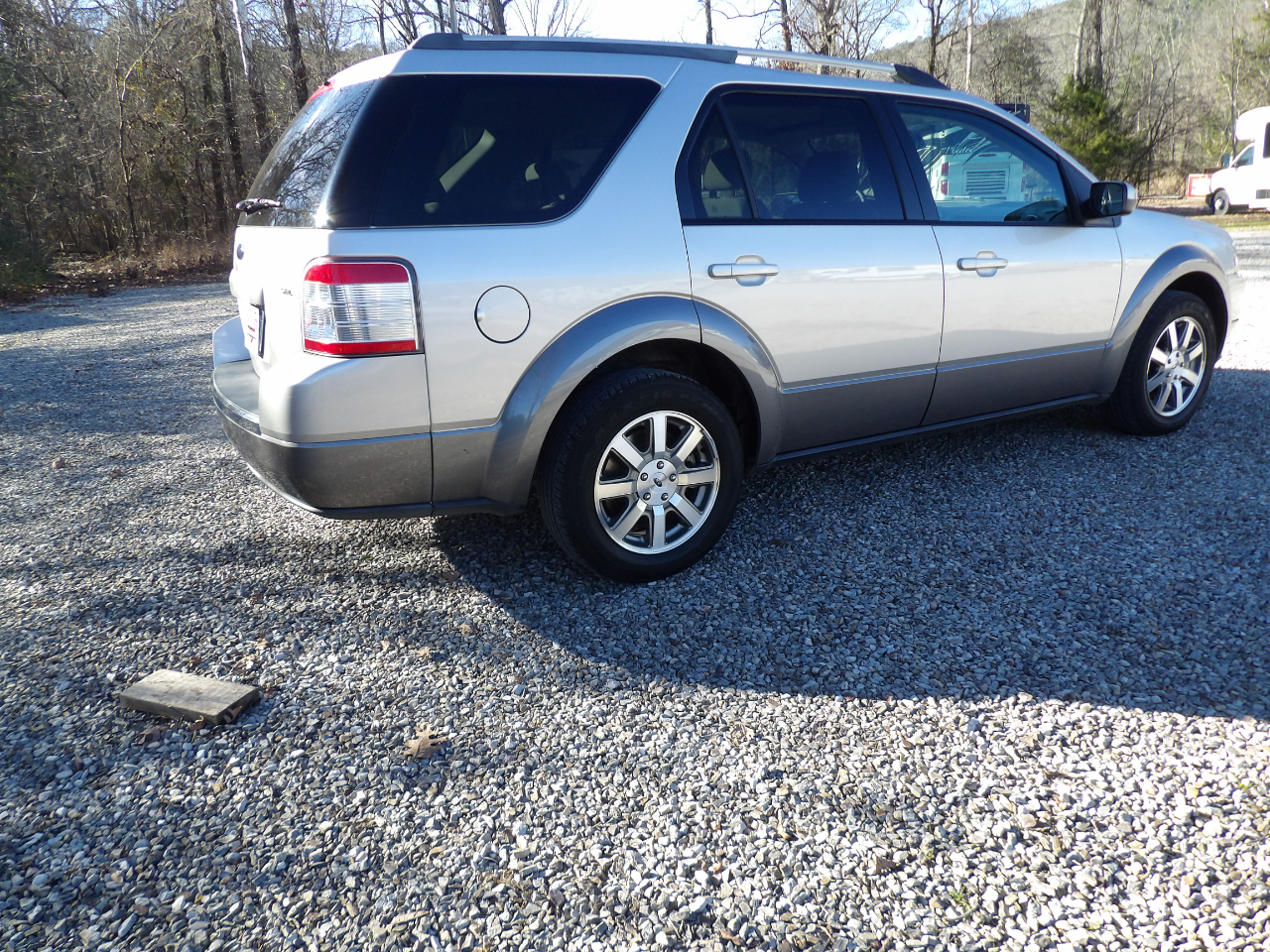 Ford Taurus X 4dr Wgn SEL FWD 2008