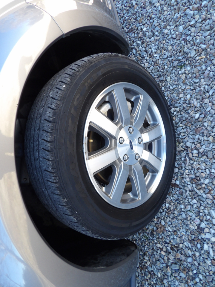 Ford Taurus X 4dr Wgn SEL FWD 2008