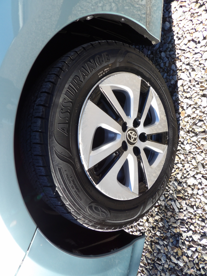 Toyota Prius Four (Natl) 2017