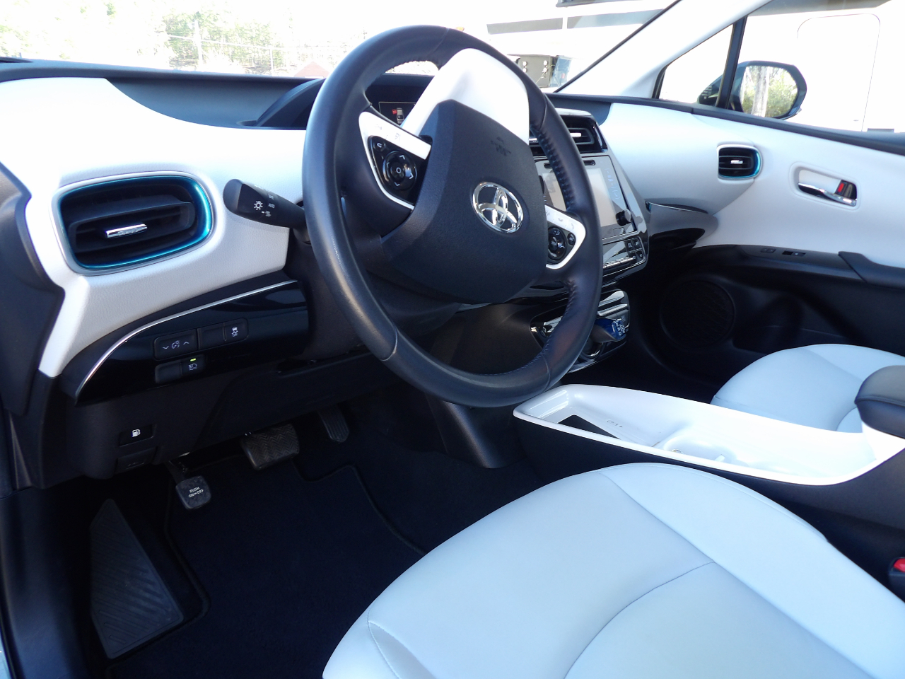 Toyota Prius Four (Natl) 2017