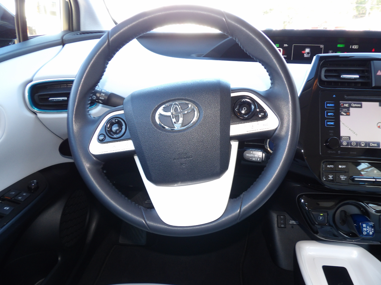 Toyota Prius Four (Natl) 2017