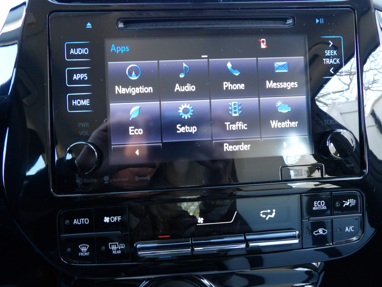 Toyota Prius Four (Natl) 2017