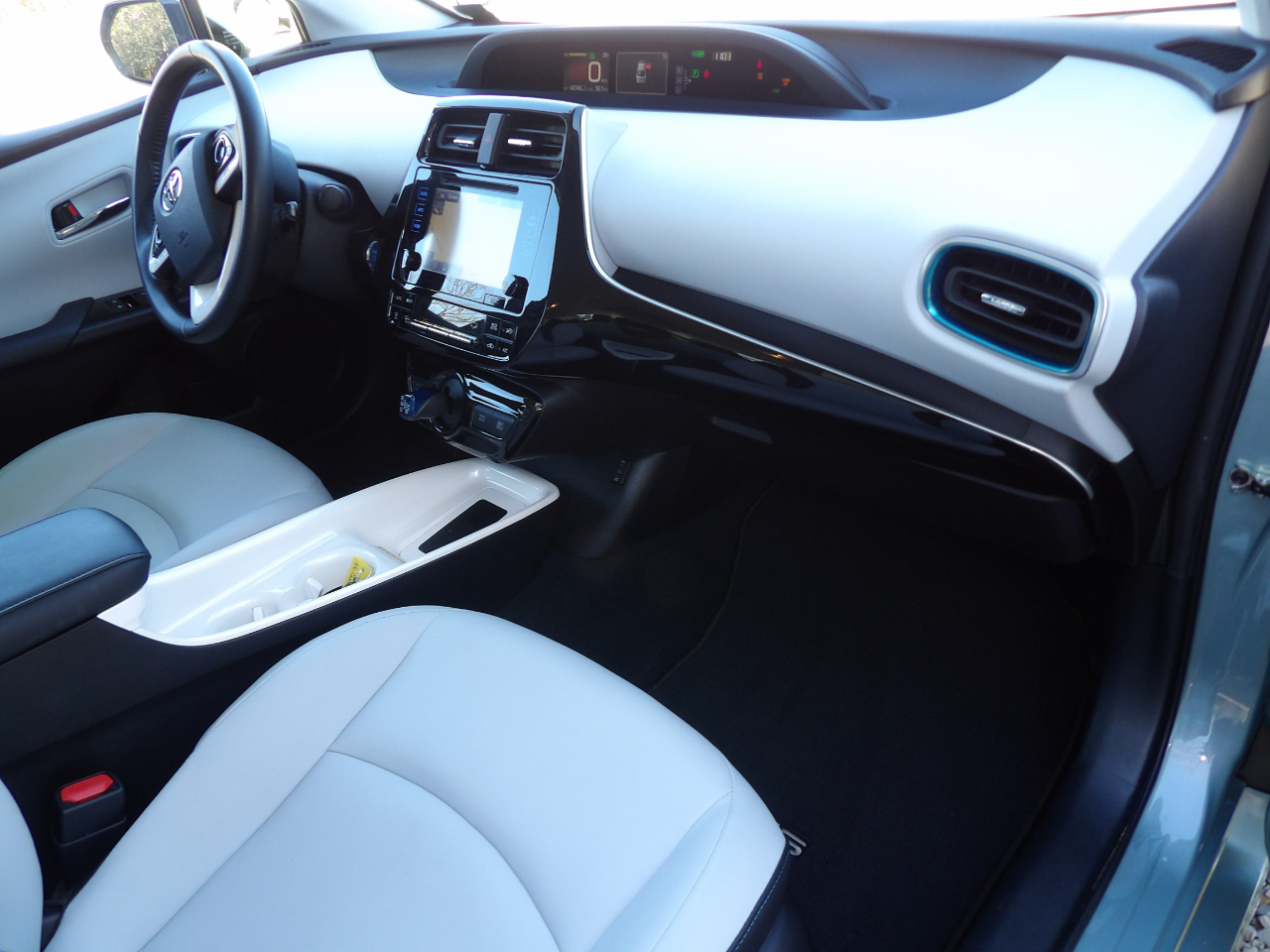 Toyota Prius Four (Natl) 2017