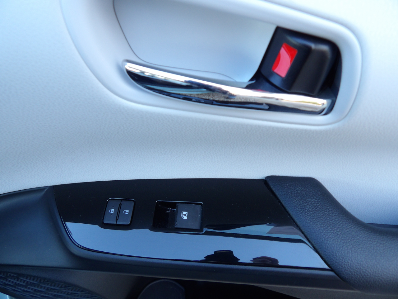 Toyota Prius Four (Natl) 2017