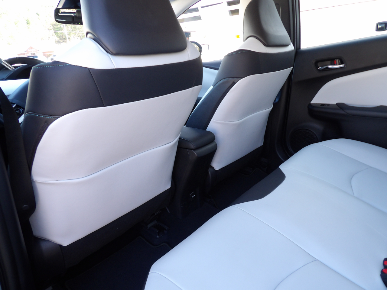 Toyota Prius Four (Natl) 2017