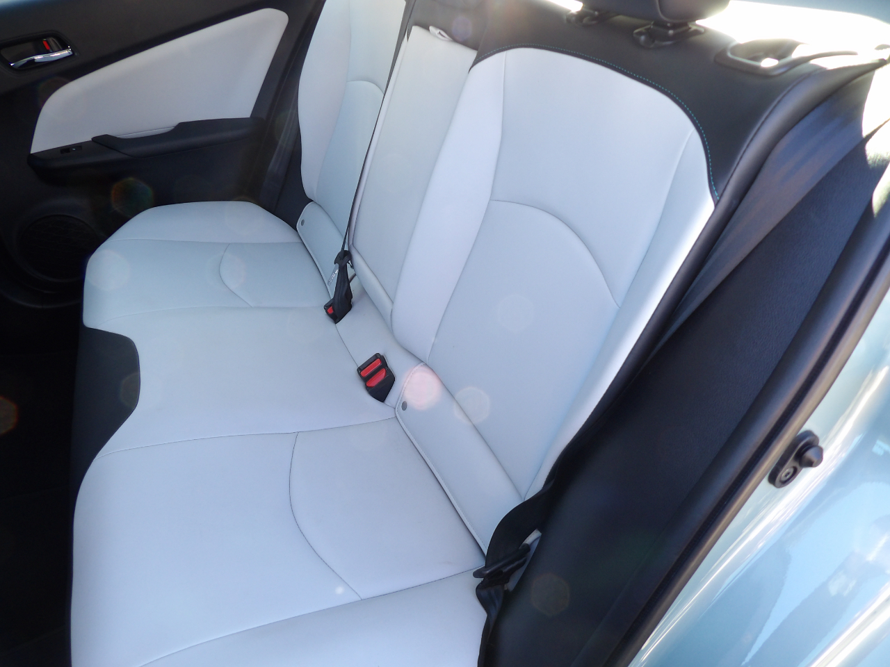 Toyota Prius Four (Natl) 2017