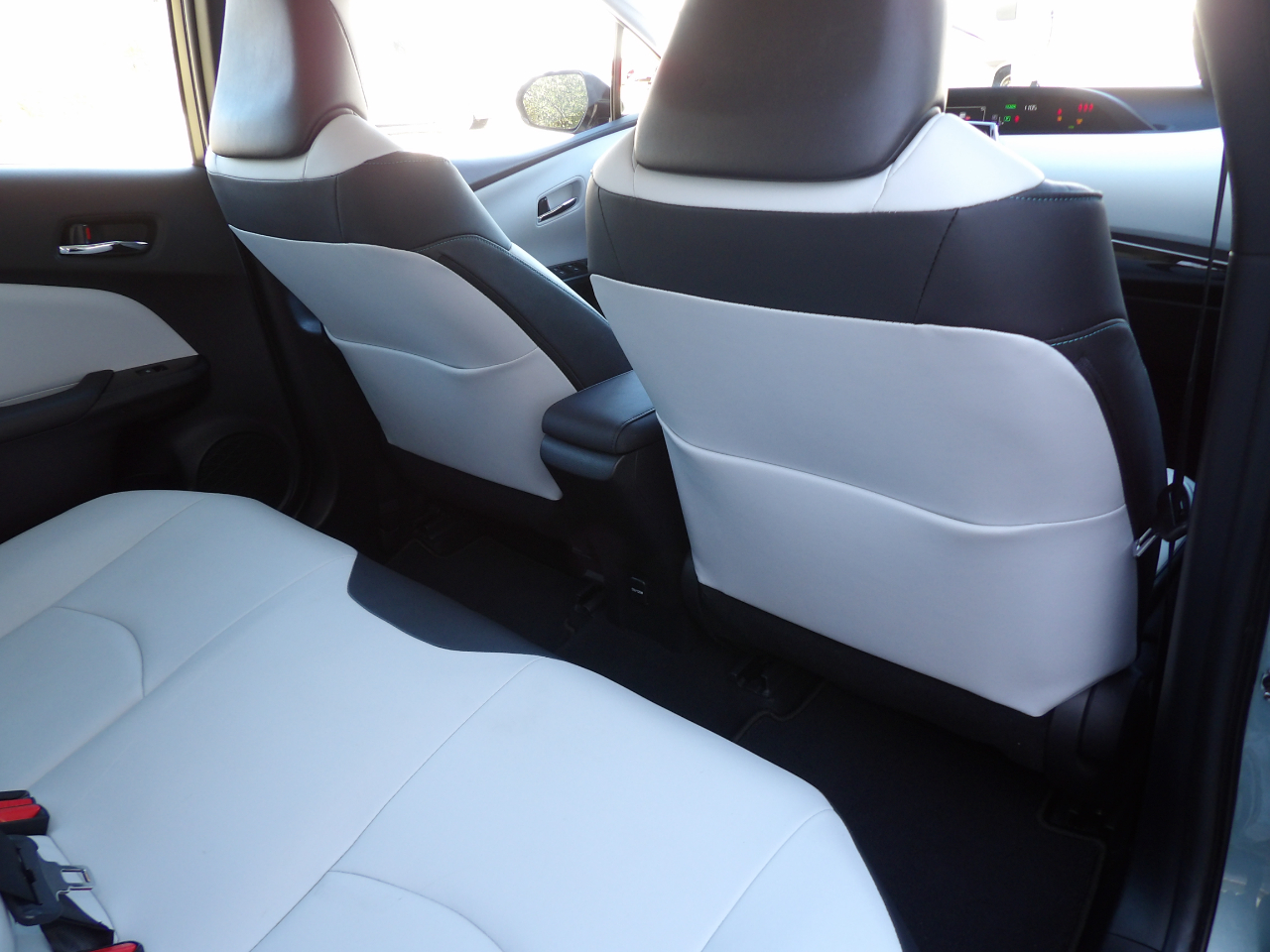 Toyota Prius Four (Natl) 2017