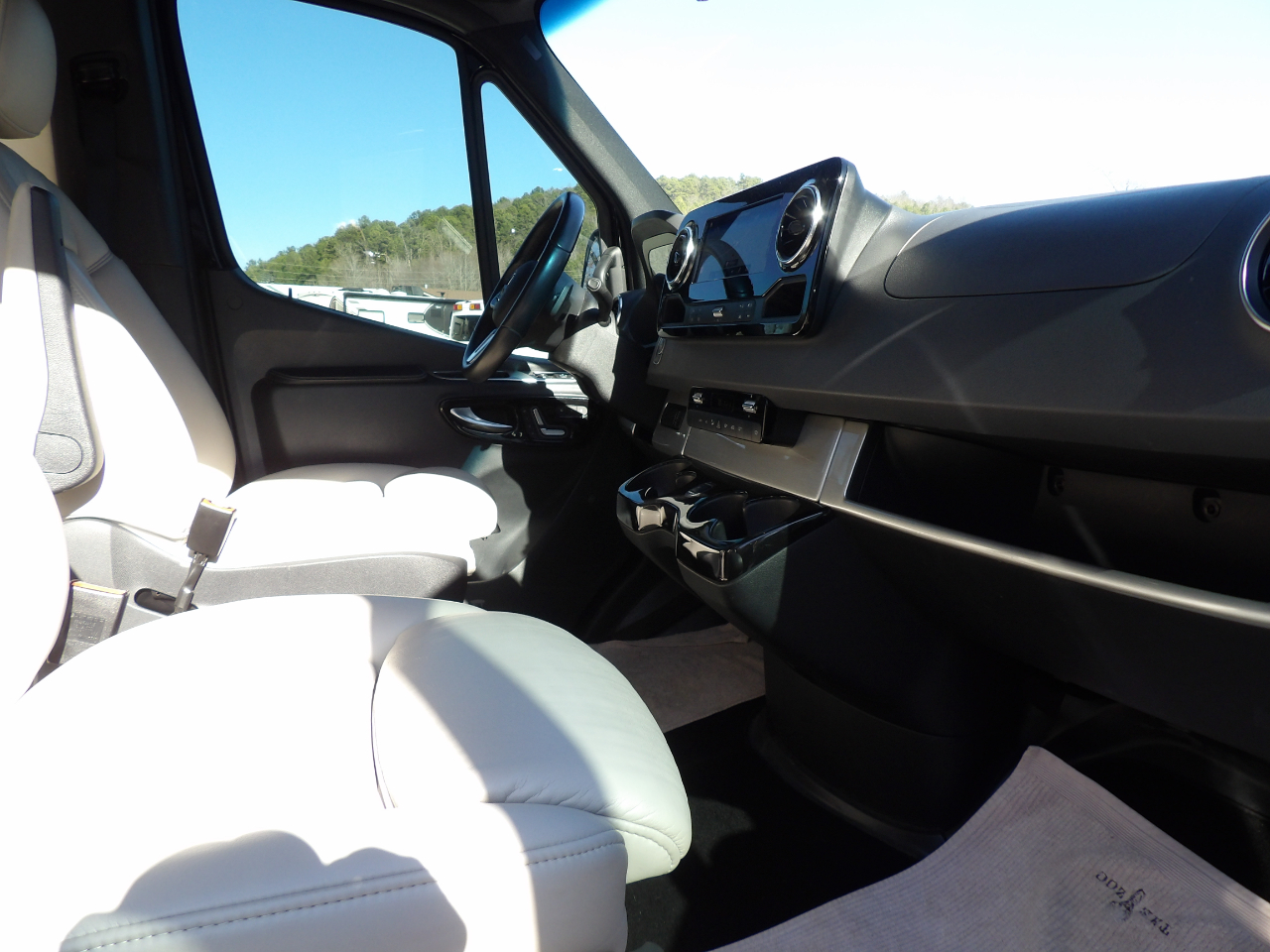 Mercedes-Benz Sprinter Cargo Van 3500XD High Roof V6 170" Extended RWD 2022