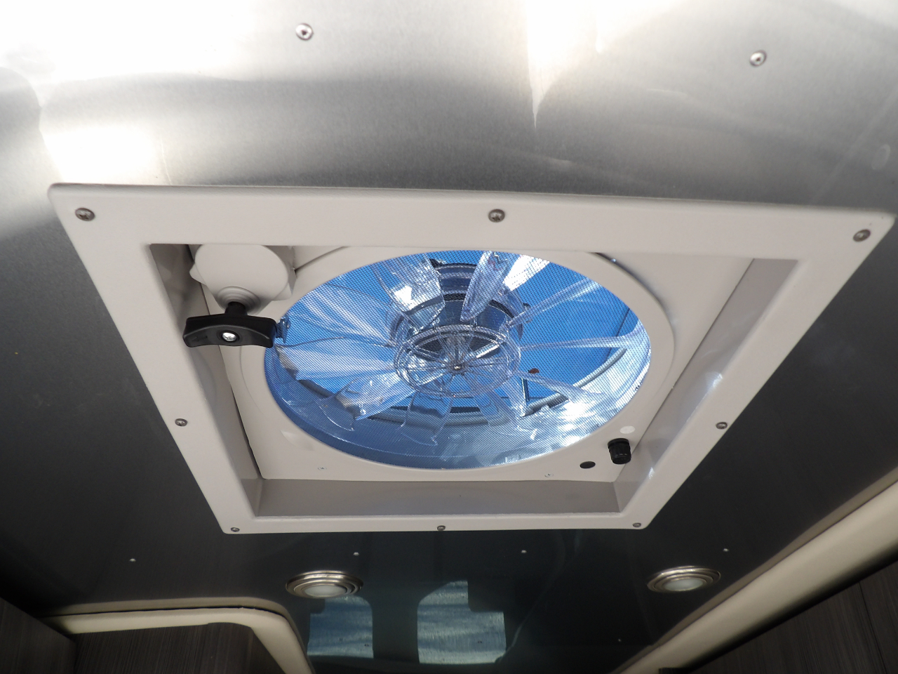 Mercedes-Benz Sprinter Cargo Van 3500XD High Roof V6 170" Extended RWD 2022