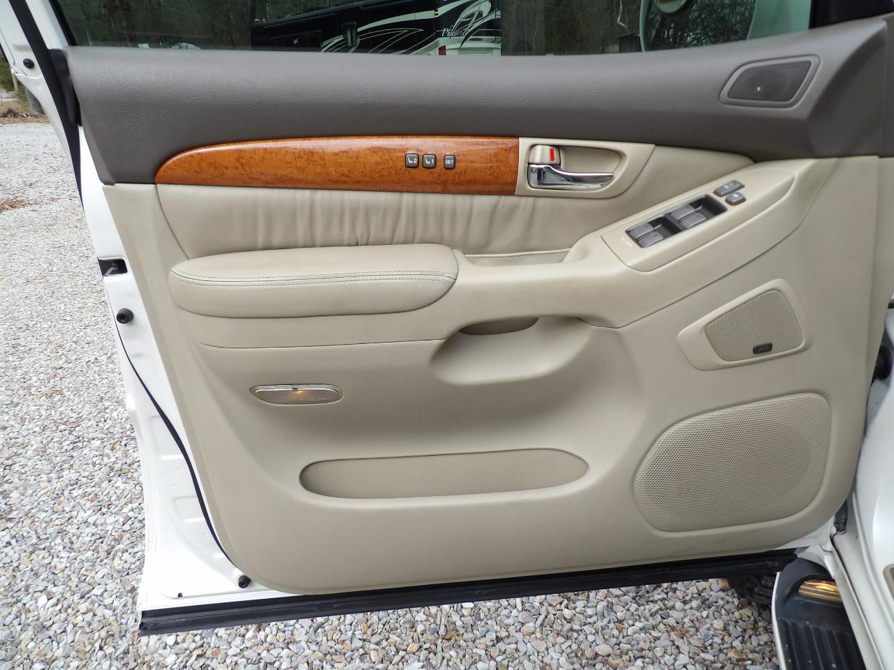 Lexus GX 470 4dr SUV 4WD 2004