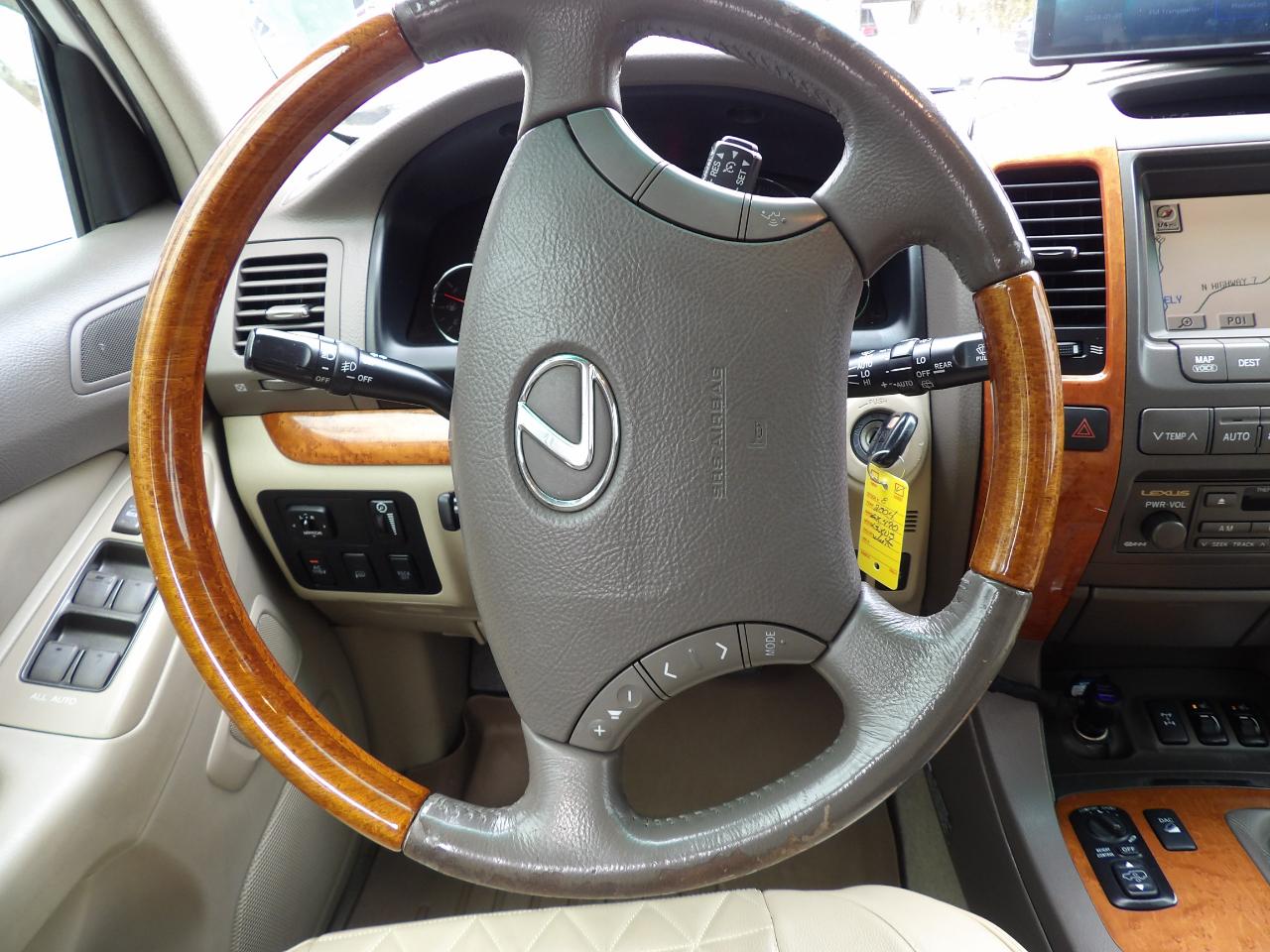 Lexus GX 470 4dr SUV 4WD 2004