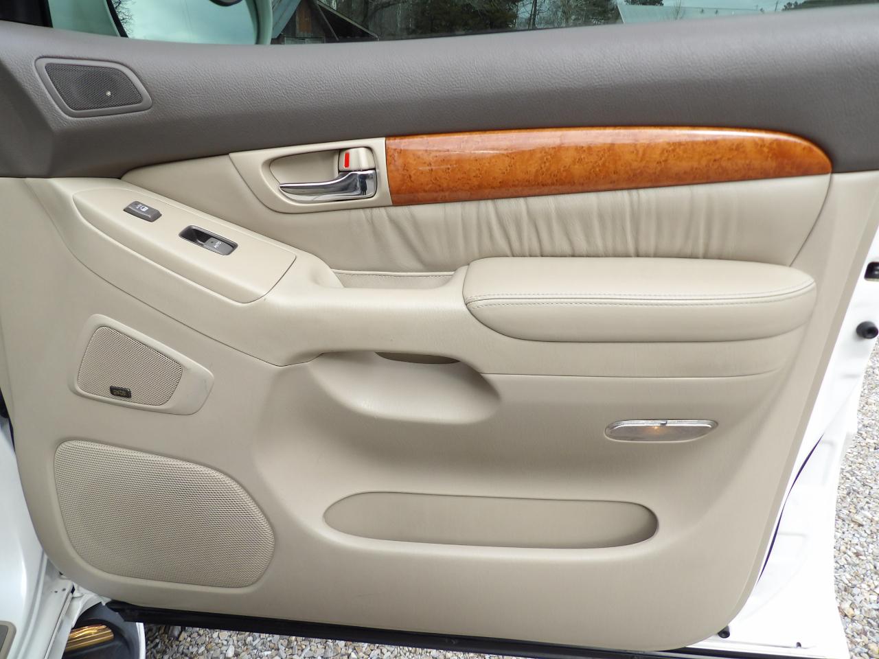 Lexus GX 470 4dr SUV 4WD 2004