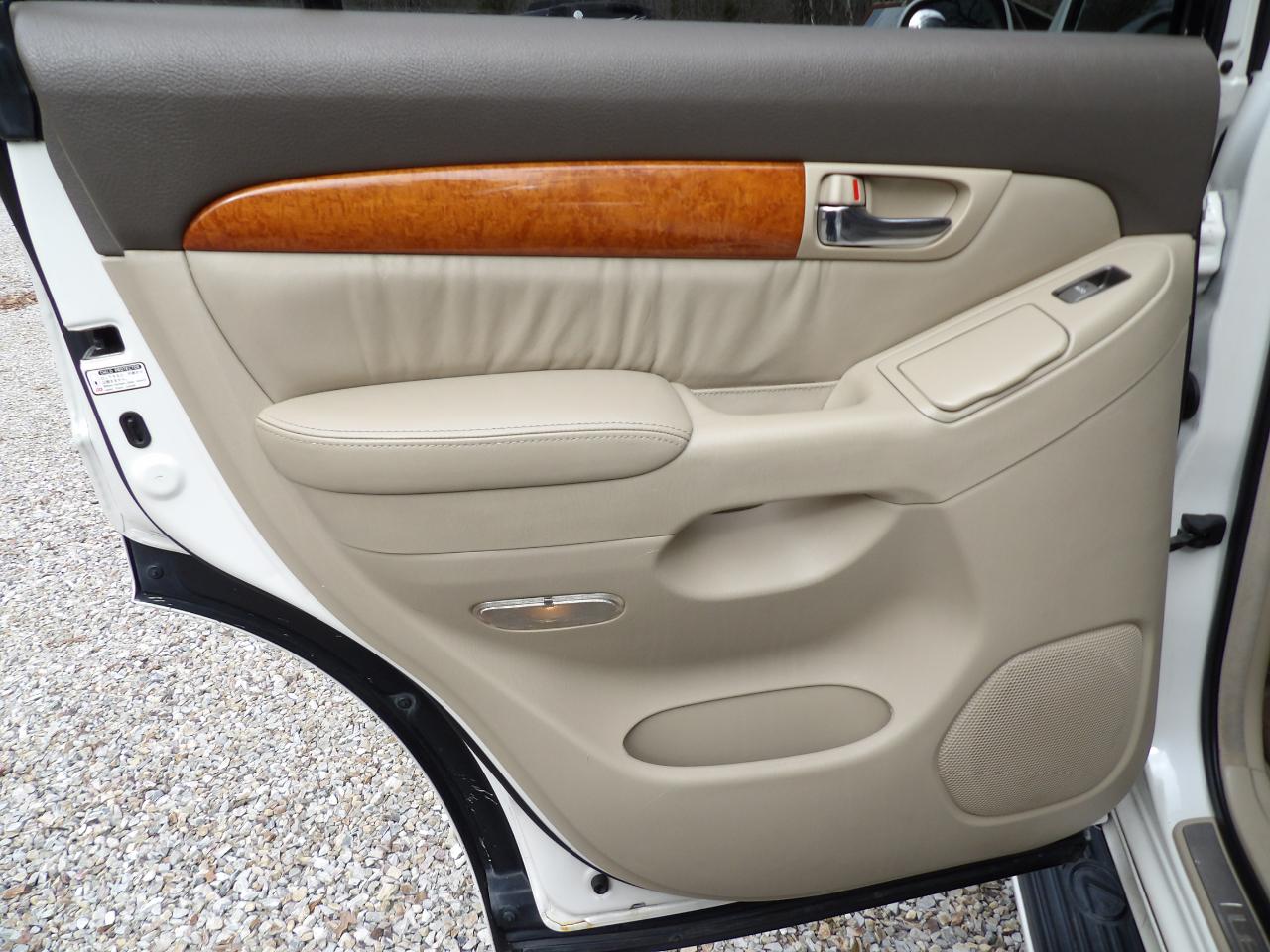 Lexus GX 470 4dr SUV 4WD 2004