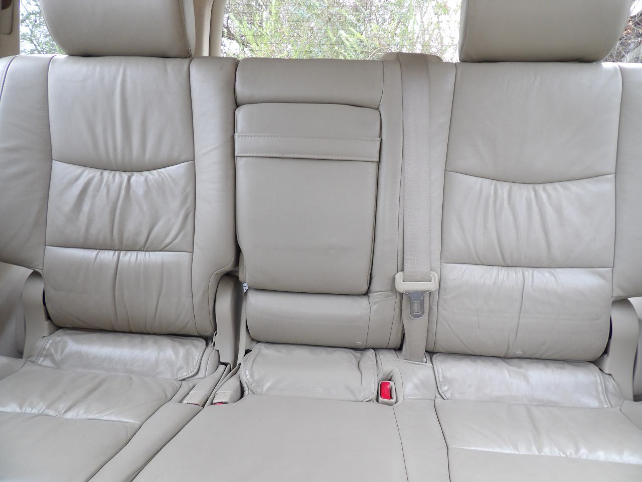 Lexus GX 470 4dr SUV 4WD 2004