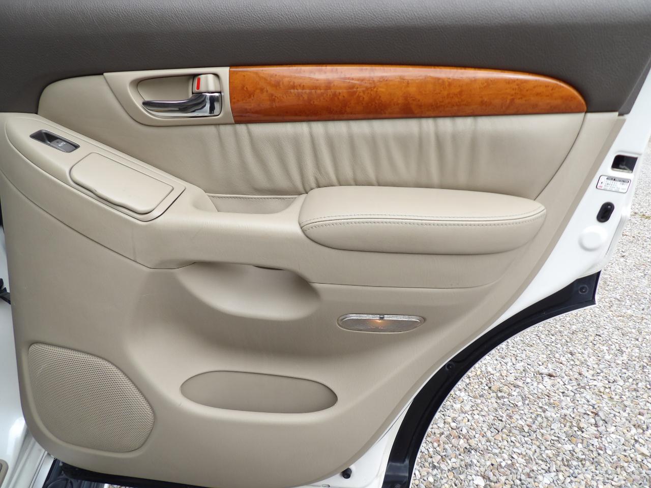 Lexus GX 470 4dr SUV 4WD 2004