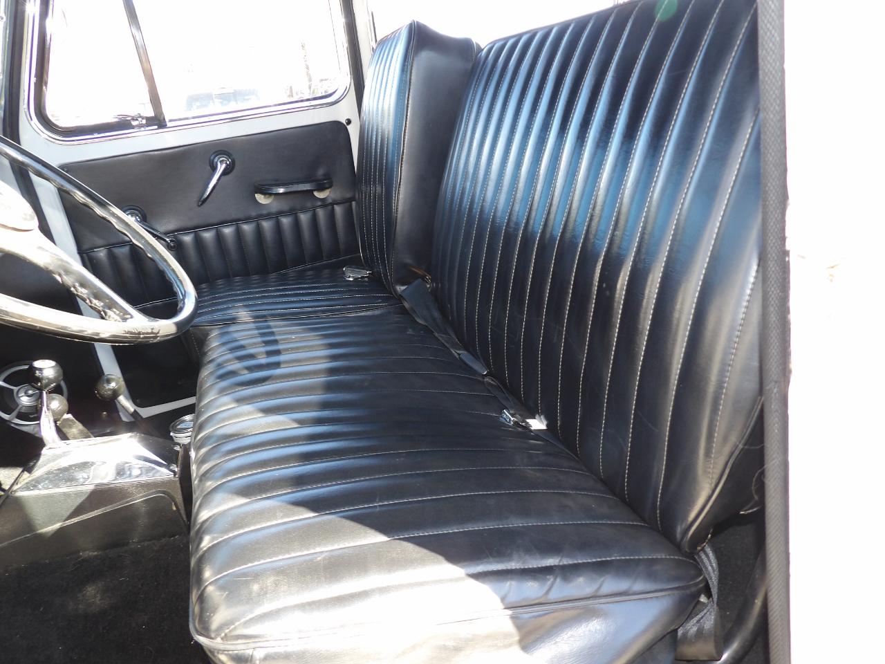 Willys Jeep Wagon  1962