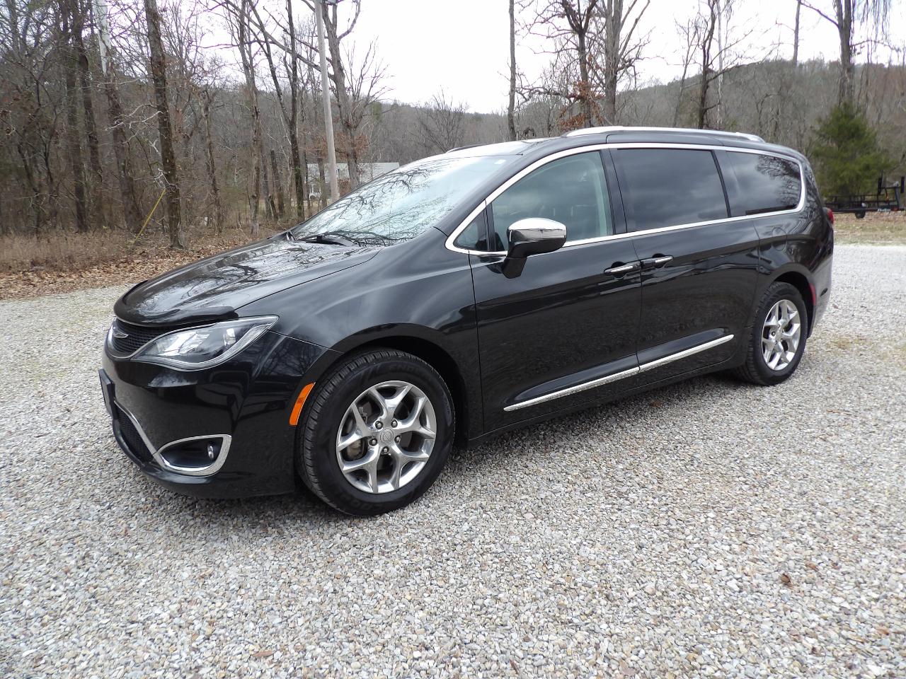 2018 Chrysler Pacifica Limited FWD