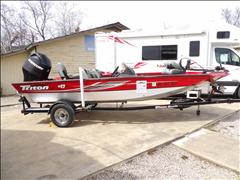 2010 Triton Fishing Boat 