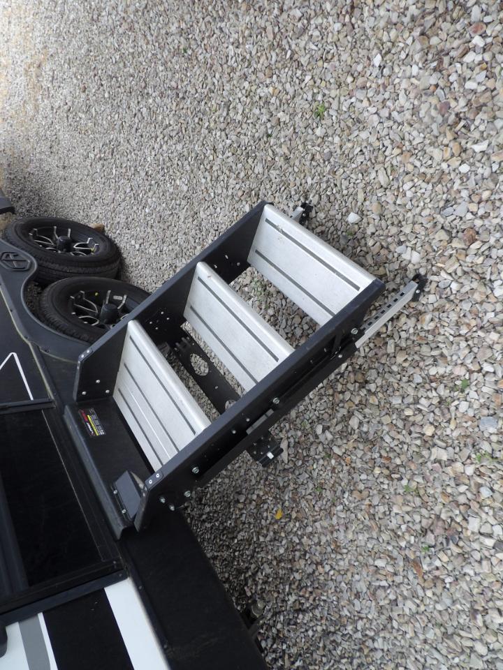 Forest River Surveyor  2025