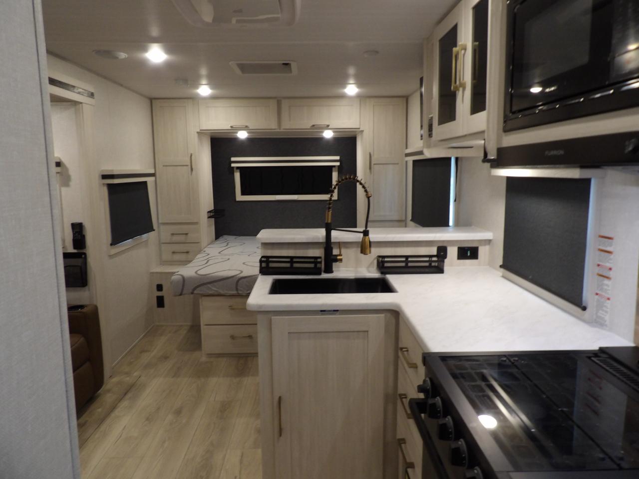 Forest River Surveyor  2025