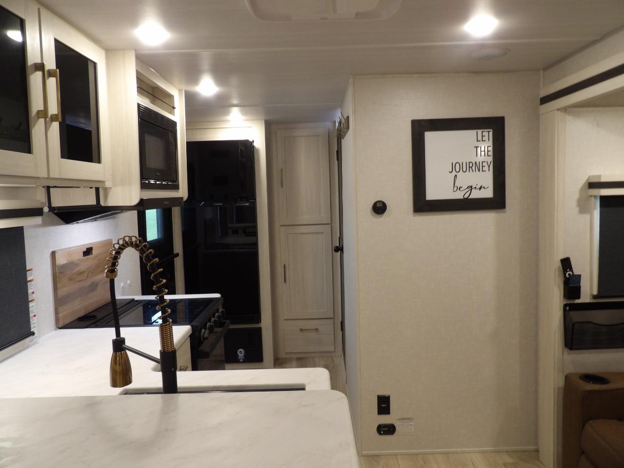 Forest River Surveyor  2025