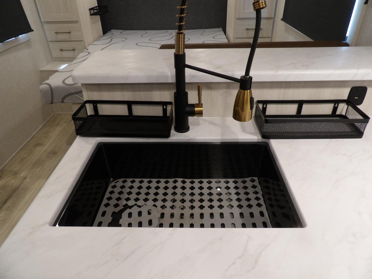 Forest River Surveyor  2025