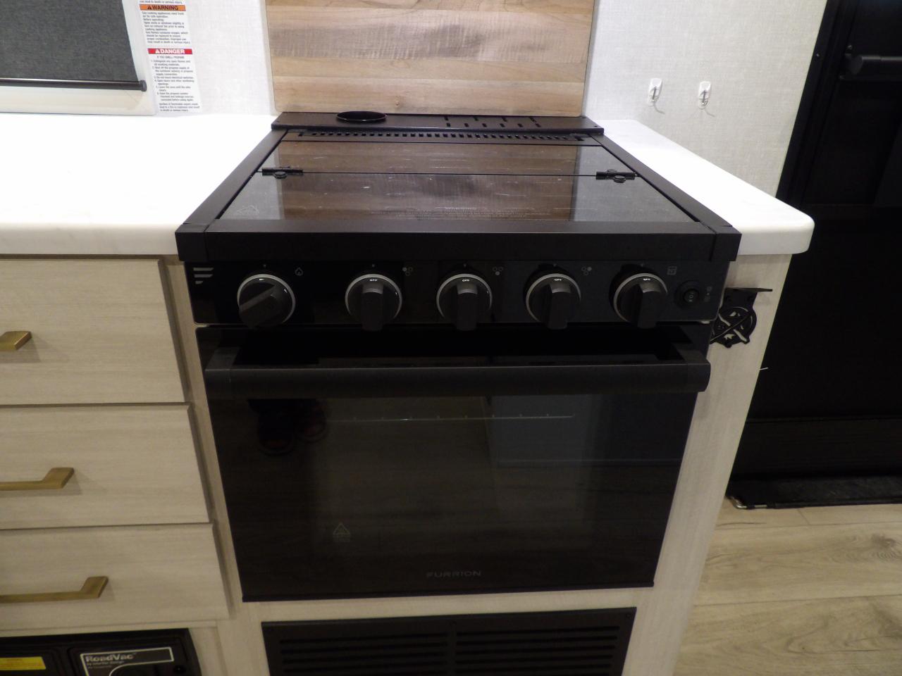 Forest River Surveyor  2025