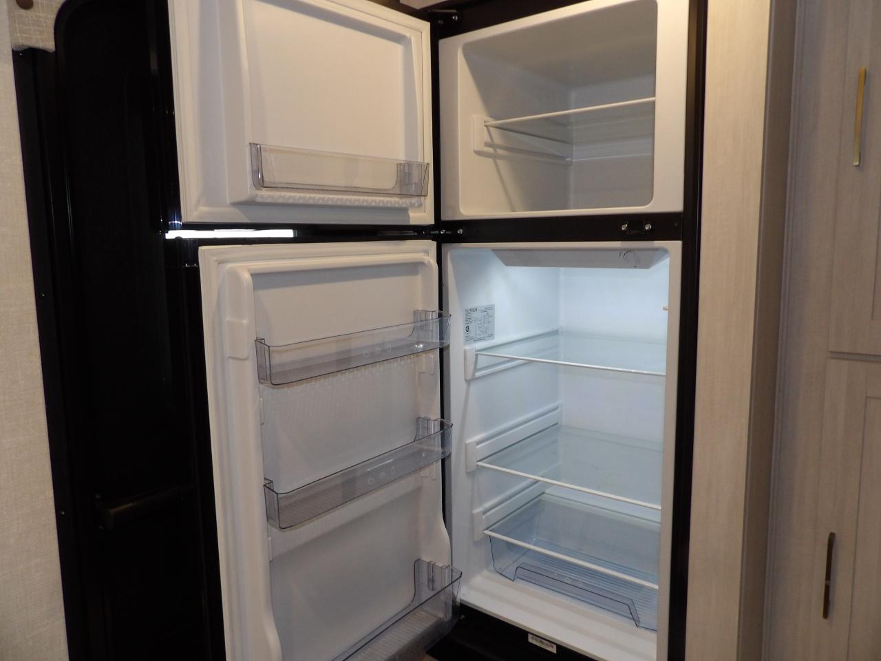 Forest River Surveyor  2025