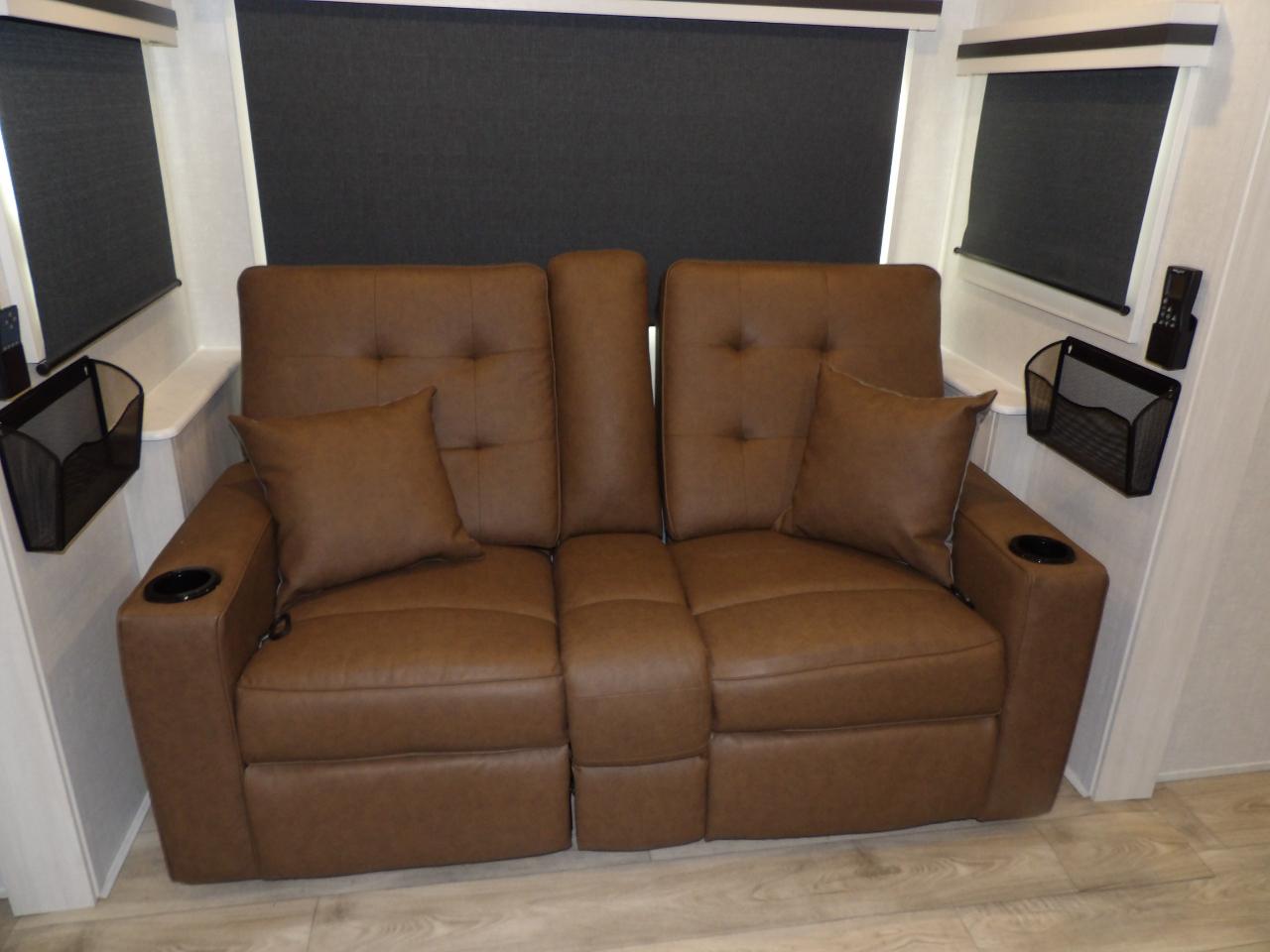 Forest River Surveyor  2025