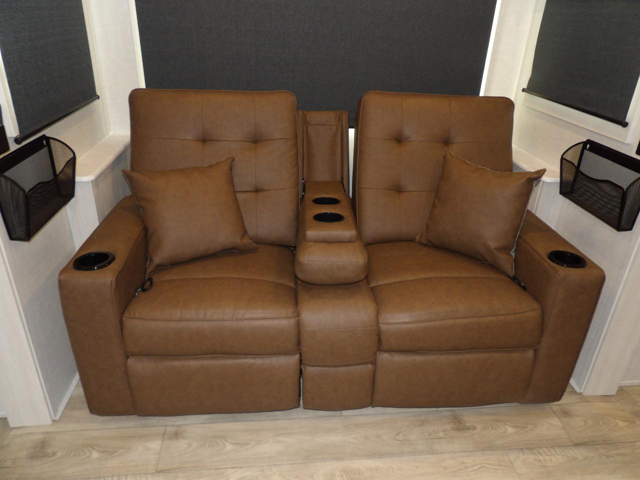 Forest River Surveyor  2025