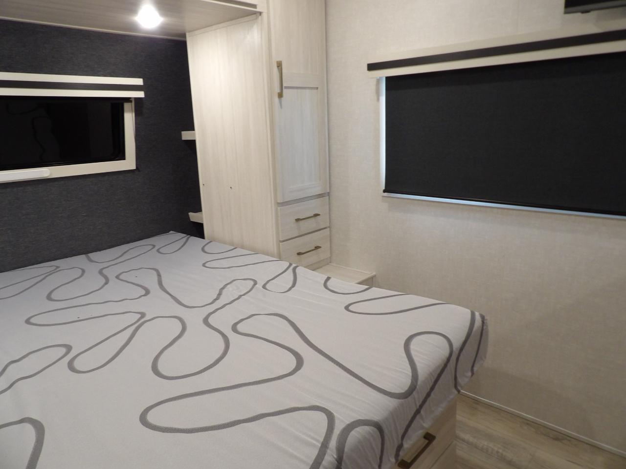 Forest River Surveyor  2025