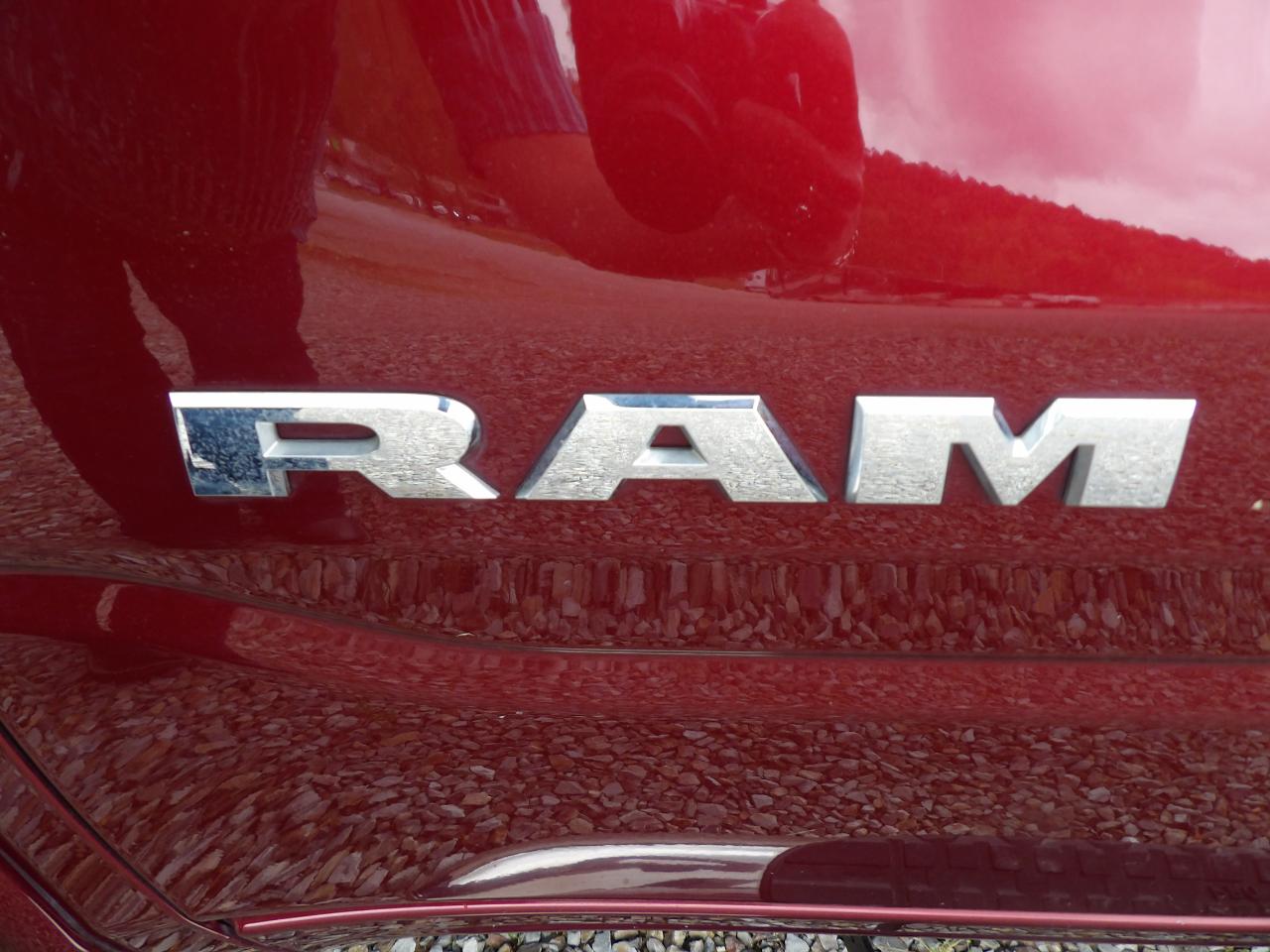 RAM 1500 Laramie 4x2 Crew Cab 5'7" Box 2019