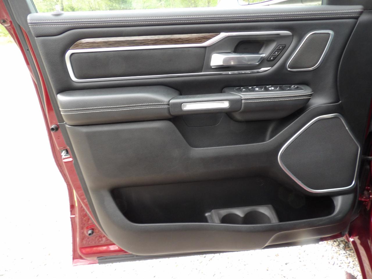 RAM 1500 Laramie 4x2 Crew Cab 5'7" Box 2019