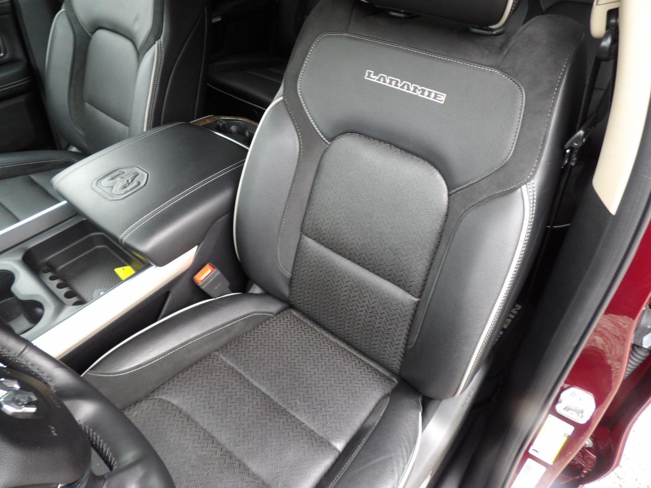 RAM 1500 Laramie 4x2 Crew Cab 5'7" Box 2019