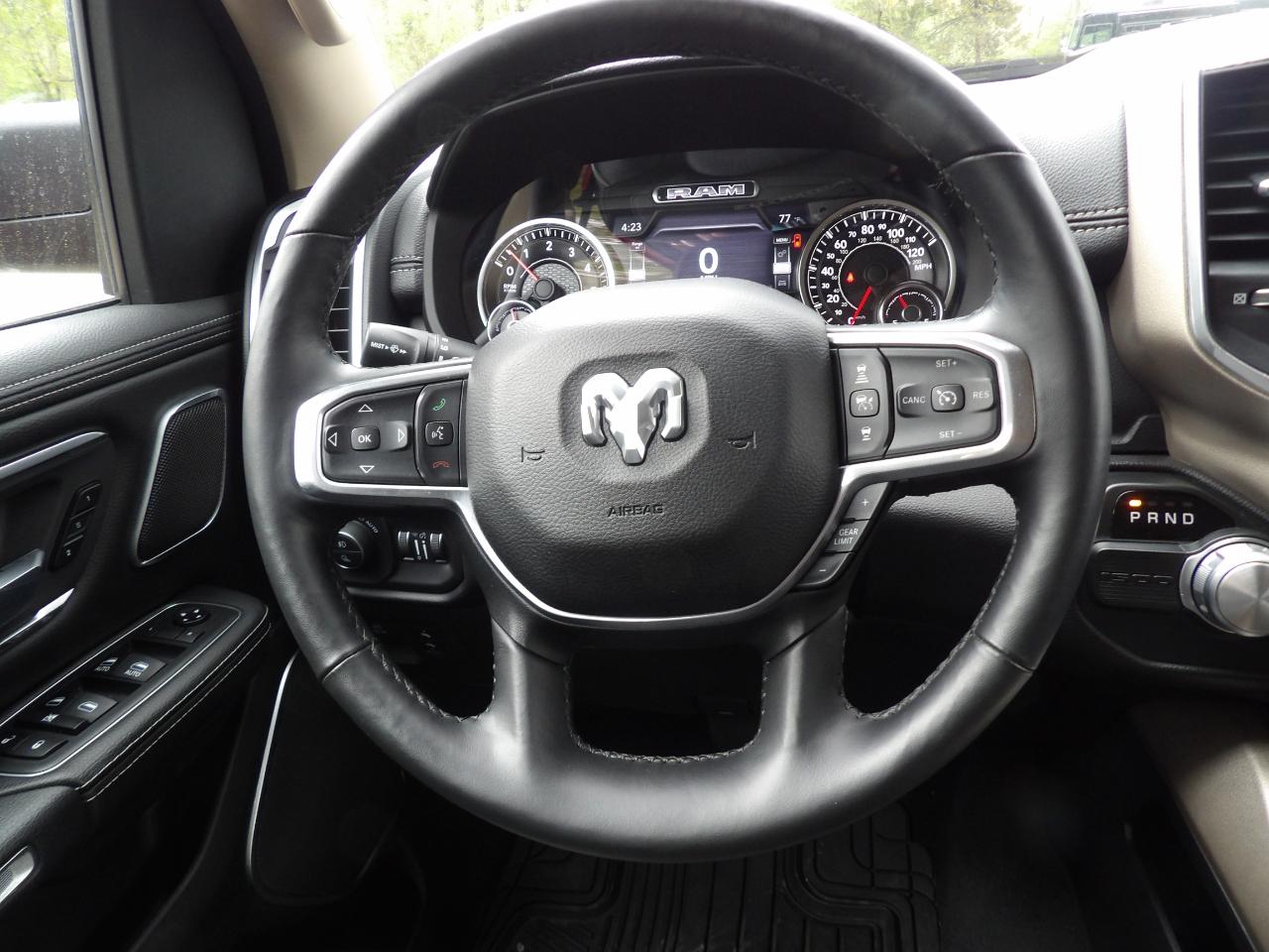 RAM 1500 Laramie 4x2 Crew Cab 5'7" Box 2019