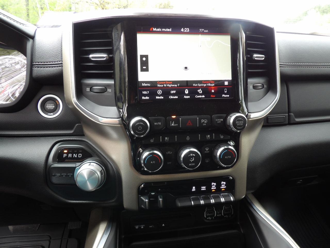 RAM 1500 Laramie 4x2 Crew Cab 5'7" Box 2019