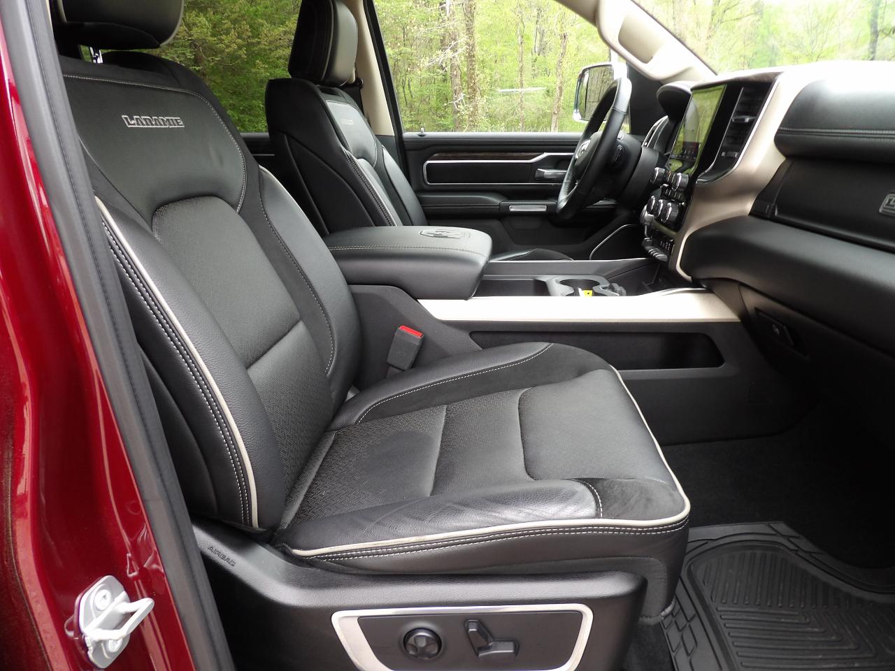 RAM 1500 Laramie 4x2 Crew Cab 5'7" Box 2019