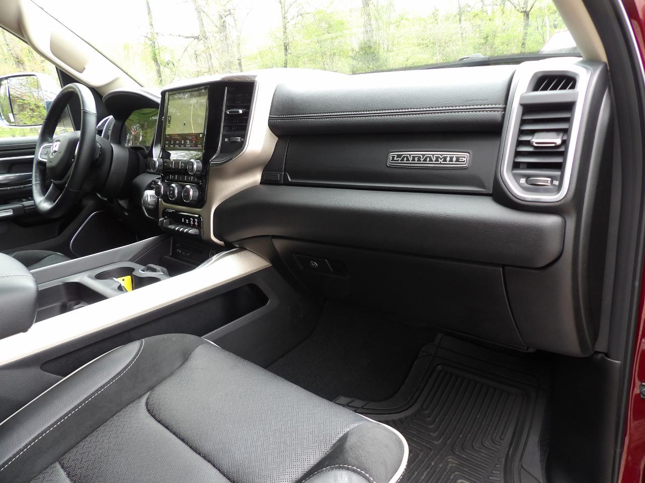 RAM 1500 Laramie 4x2 Crew Cab 5'7" Box 2019