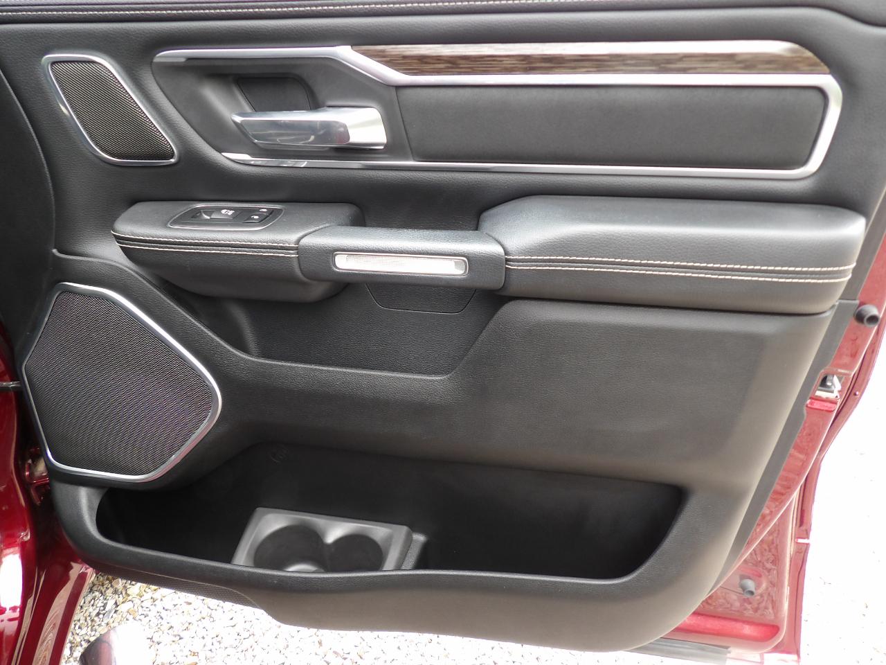 RAM 1500 Laramie 4x2 Crew Cab 5'7" Box 2019