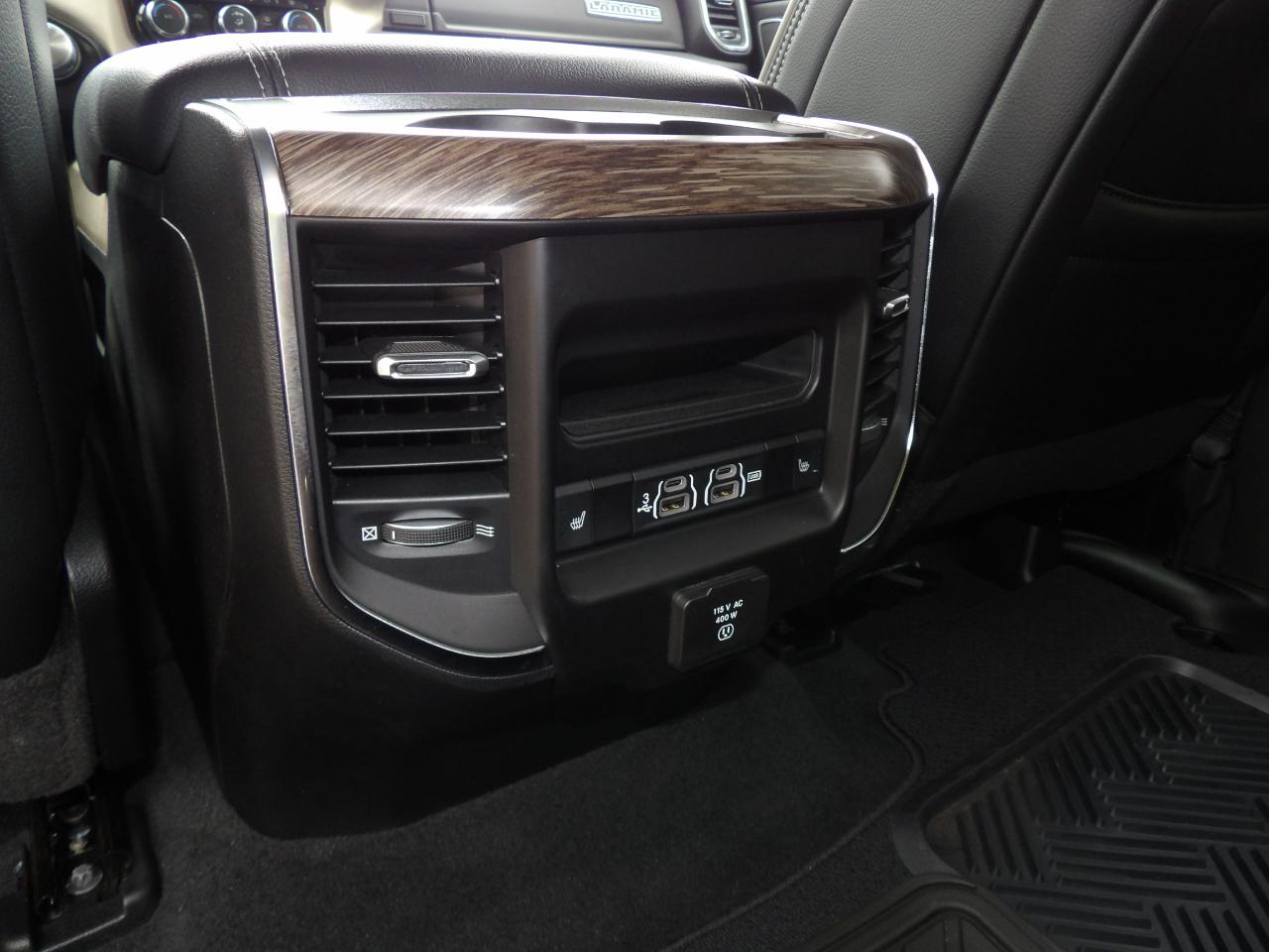 RAM 1500 Laramie 4x2 Crew Cab 5'7" Box 2019