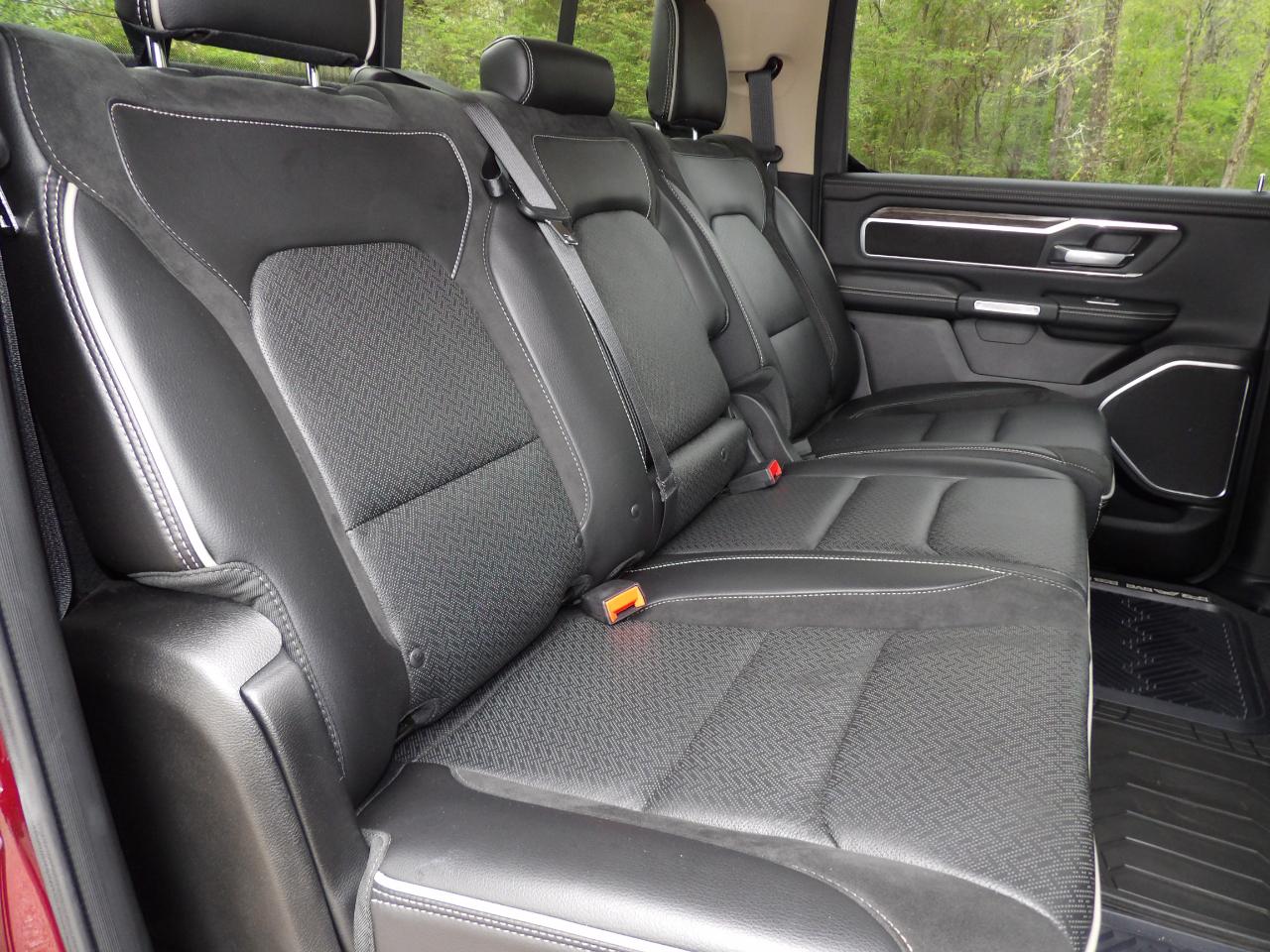 RAM 1500 Laramie 4x2 Crew Cab 5'7" Box 2019