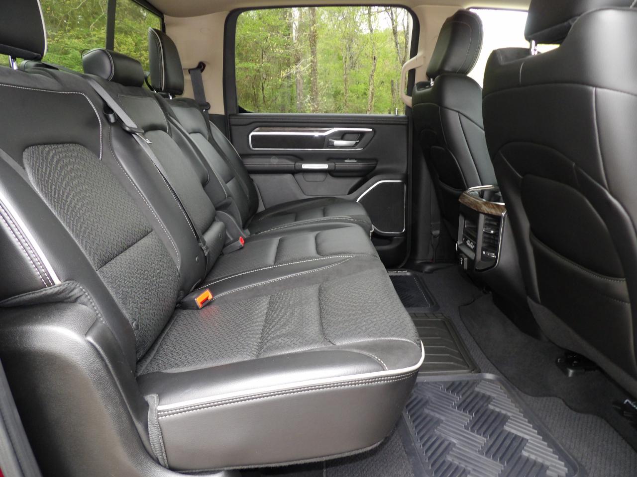 RAM 1500 Laramie 4x2 Crew Cab 5'7" Box 2019