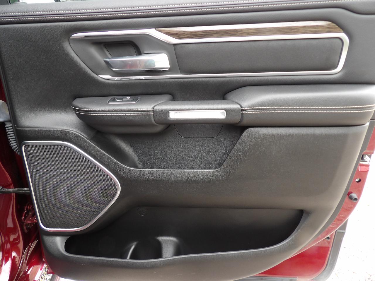 RAM 1500 Laramie 4x2 Crew Cab 5'7" Box 2019