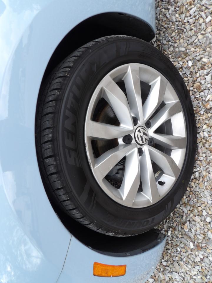 Volkswagen Beetle Coupe 2dr DSG 2.0L TDI 2013