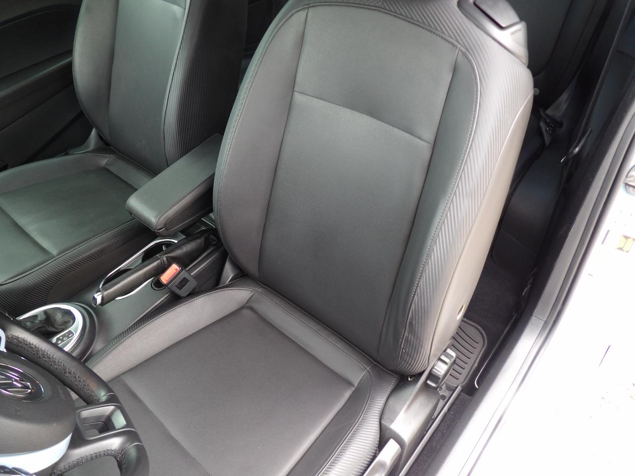 Volkswagen Beetle Coupe 2dr DSG 2.0L TDI 2013