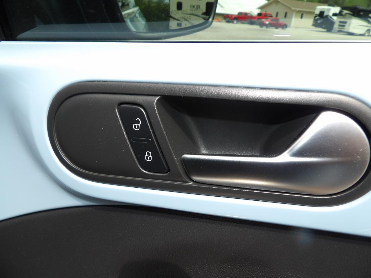 Volkswagen Beetle Coupe 2dr DSG 2.0L TDI 2013